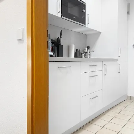 Modern Group Retreat For 20 *
