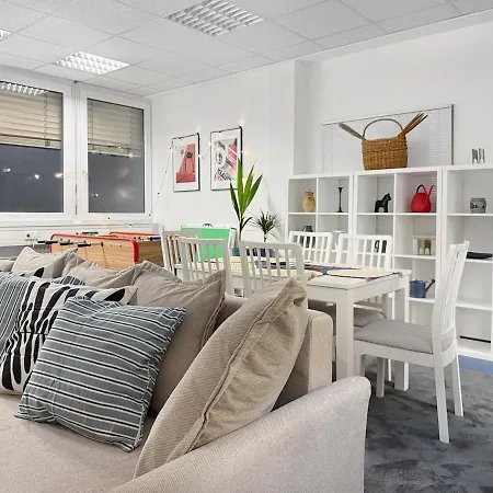 Modern Group Retreat For 20 Apartment Stuttgart